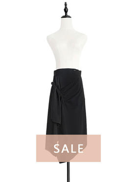 TYNVIE 抽褶设计不对称裙摆半裙-黑色
