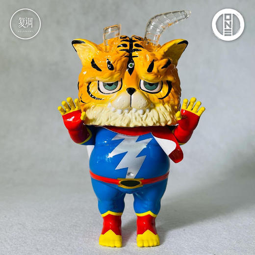 现货 壹工坊 虎虎生威 老虎 搪胶 潮玩 摆件 设计师限定 商品图0