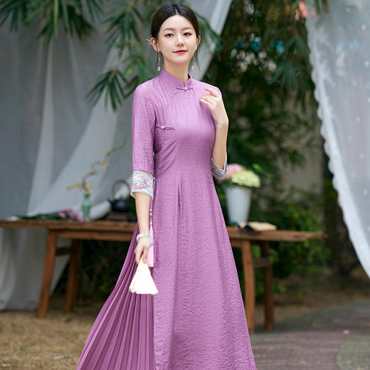 2022春夏新品国风时尚新款女士中式压褶奥黛旗袍枫庭刺绣连衣裙 LX21082 商品图0