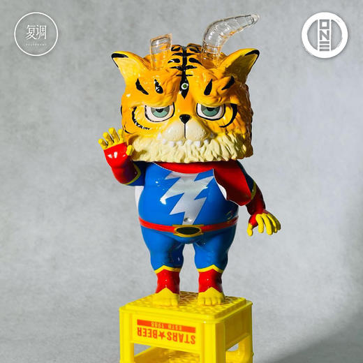 现货 壹工坊 虎虎生威 老虎 搪胶 潮玩 摆件 设计师限定 商品图1