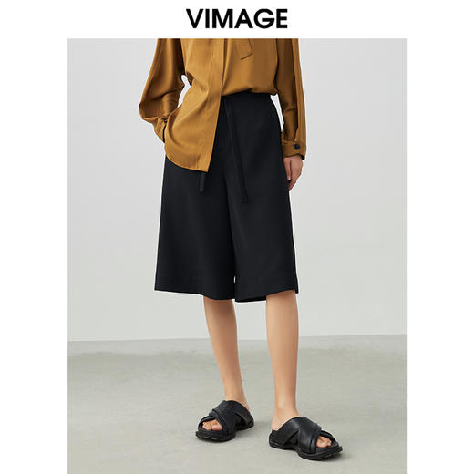 VIMAGE/纬漫纪夏季新款通勤百搭阔腿裤纯色简约A版短裤女裤V1705317 商品图0