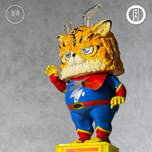 现货 壹工坊 虎虎生威 老虎 搪胶 潮玩 摆件 设计师限定 商品图3