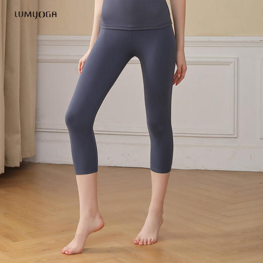 LUM79702露檬瑜伽运动七分裤 商品图3
