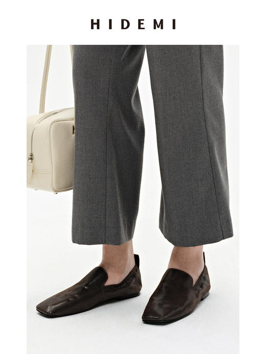 HIDEMI 经典款蜥蜴压纹深棕色方头平底鞋 商品图6