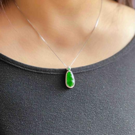 高冰种阳绿翡翠福豆18k白金钻石镶嵌 商品图9