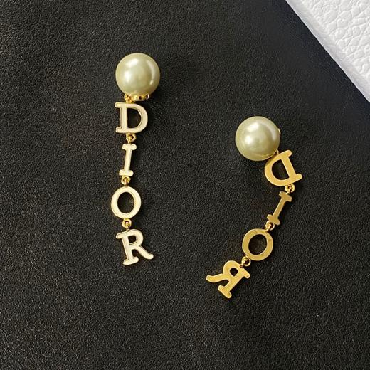 dior 字母珍珠耳环 商品图5