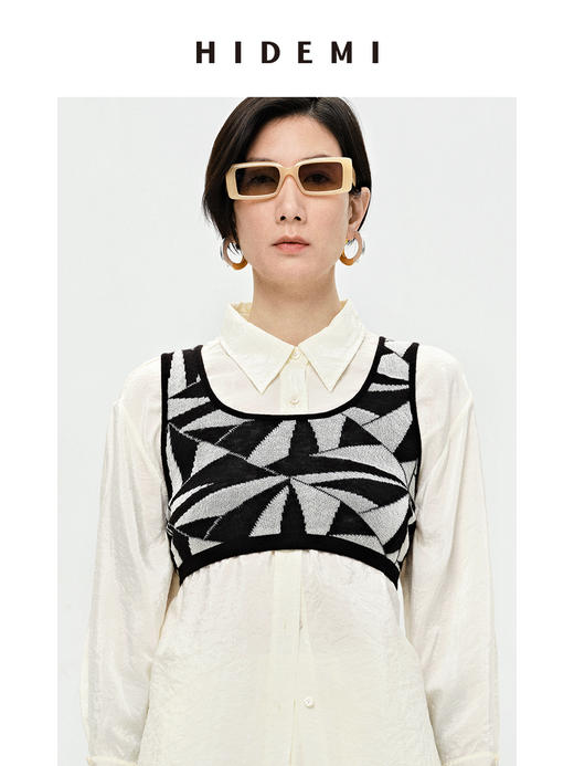 HIDEMI 黑白几何简约设计感针织短背心 商品图0