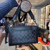 妥妥 LV低配！Coach 男款上新 Holden 黑拼黑灰色 双拉锁隔层￥1499直邮！ 商品缩略图2