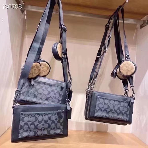 妥妥 LV低配！Coach 男款上新 Holden 黑拼黑灰色 双拉锁隔层￥1499直邮！ 商品图1