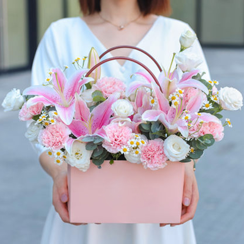 康乃馨手提花篮花盒送妈妈老师老婆生日母亲节教师节感恩节送花礼物 -
