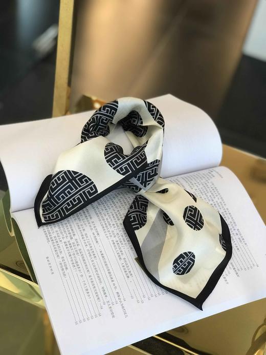 优品堂《缀点》100％桑蚕丝50x50方巾 商品图6