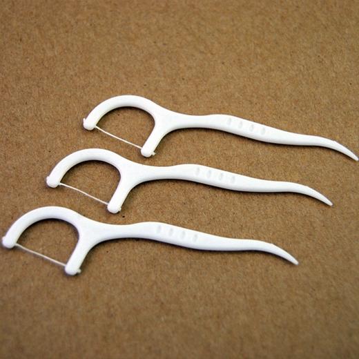 【自营】双枪牙线棒超细滑剔牙线弓形牙线棒扁线牙签清洁牙缝50支/盒*2盒  共100支 商品图3