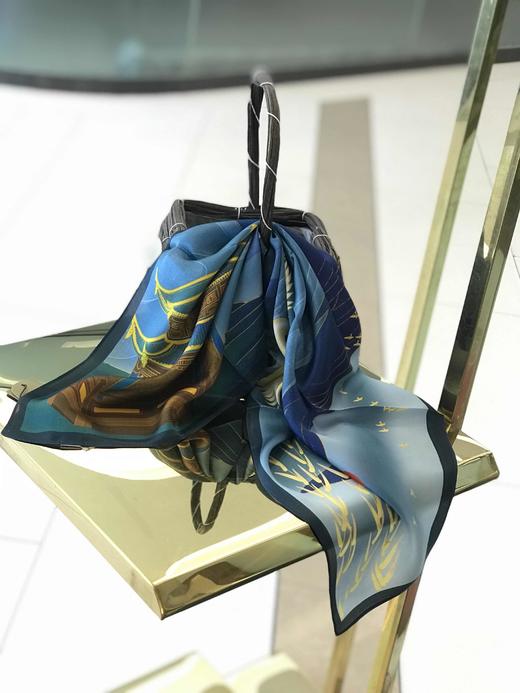 优品堂《缀点》100％桑蚕丝50x50方巾 商品图4