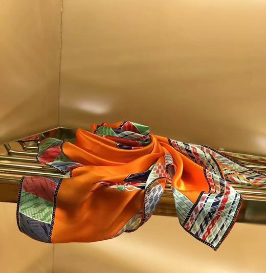 优品堂《花魁方巾》100％桑蚕丝90x90方巾 商品图2