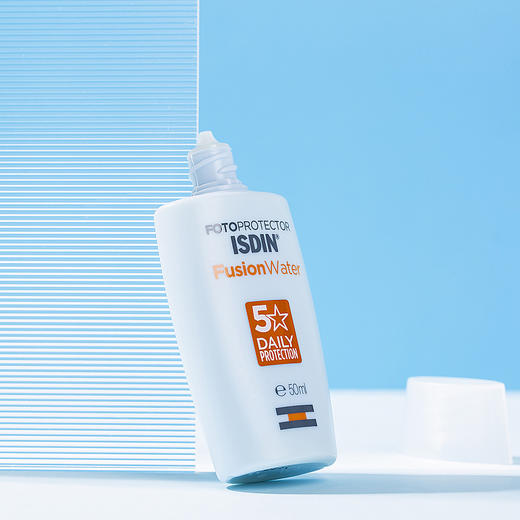 「防晒断货王」西班牙ISDIN怡思丁防晒霜 高倍防晒 防水防汗清爽不油腻  不闷痘 无酒精敏感肌可用SPF50+隔离防晒乳液 50ml/瓶 商品图13