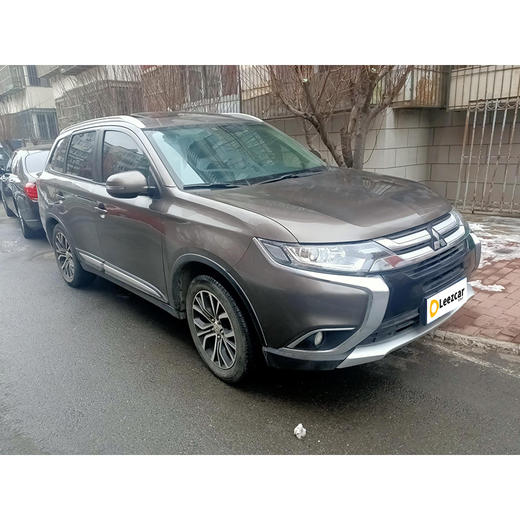 三菱 欧蓝德 欧蓝德 2.0L 两驱荣耀版 5座 【长租-北京】 商品图2