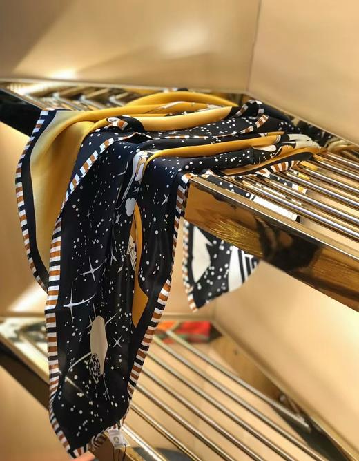 优品堂《花魁方巾》100％桑蚕丝90x90方巾 商品图4