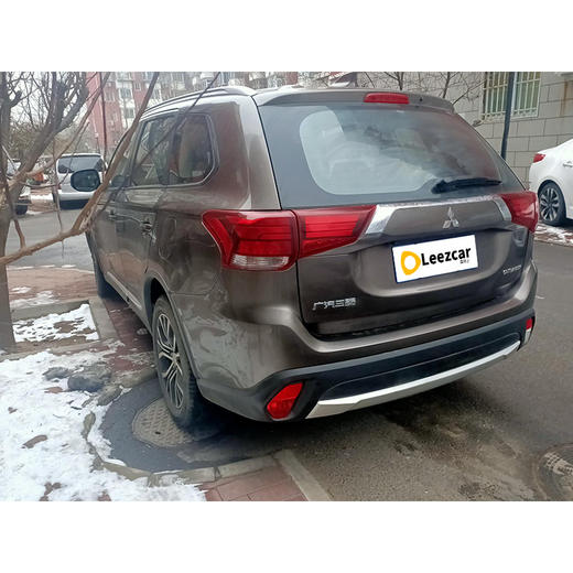 三菱 欧蓝德 欧蓝德 2.0L 两驱荣耀版 5座 【长租-北京】 商品图5