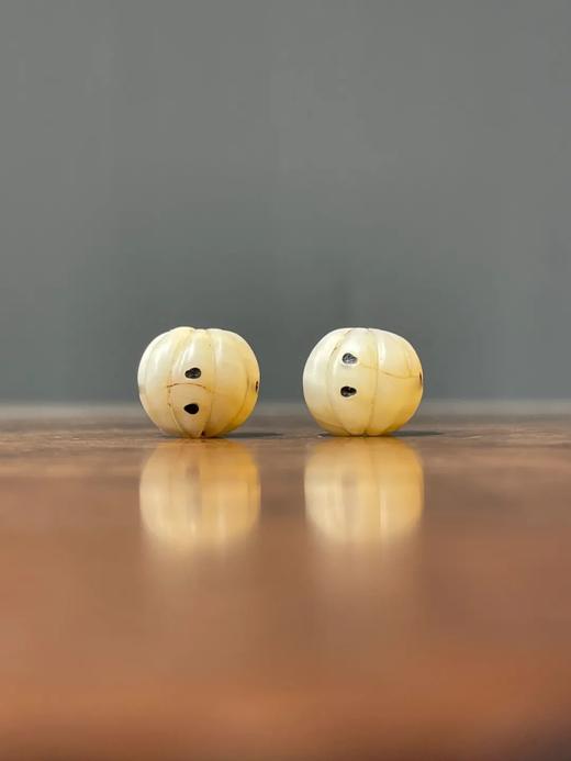 藏传八棱五眼老鱼骨圆珠两粒，顺丰包邮 商品图9