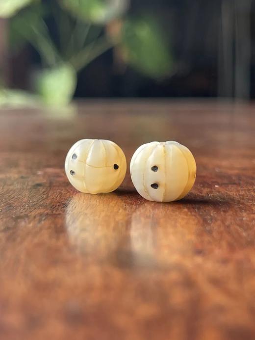 藏传八棱五眼老鱼骨圆珠两粒，顺丰包邮 商品图8