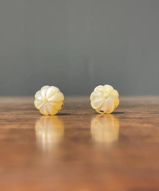 藏传八棱五眼老鱼骨圆珠两粒，顺丰包邮 商品图5