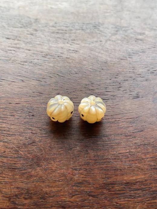 藏传八棱五眼老鱼骨圆珠两粒，顺丰包邮 商品图4