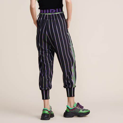 谜底2022春新款竖条纹休闲松紧腰束脚天丝直筒长裤女221MK0042 商品图2