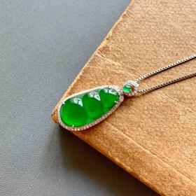 高冰种阳绿翡翠福豆18k白金钻石镶嵌