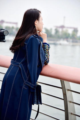 “曼哈顿LADY”风衣 不费力的气场和优雅 机场出差伴侣J8392955  颈袖添香