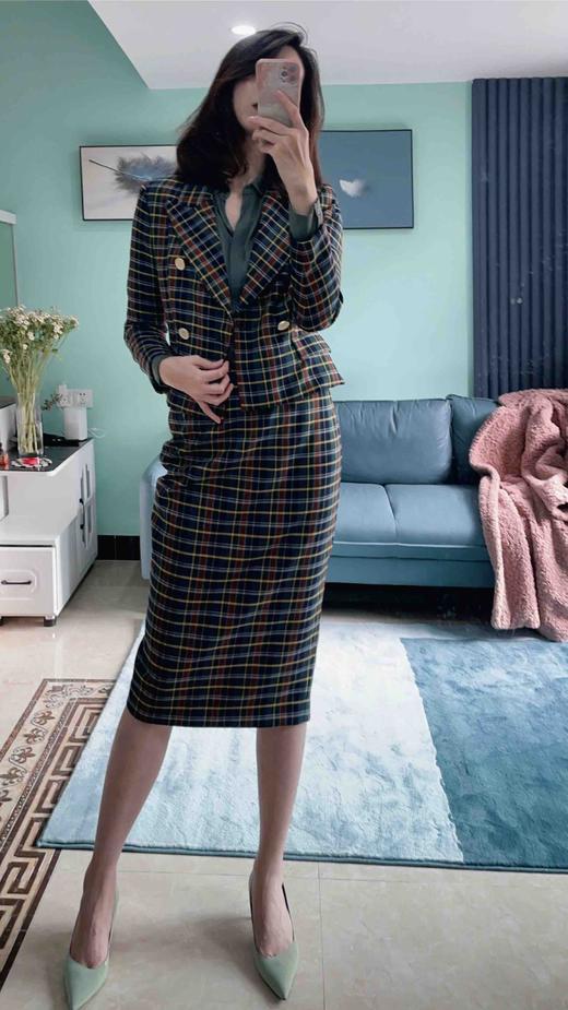 颈袖添香-套裙-J20304610 “伦敦贵族”格纹套裙 复古
电影感 女主角范儿 商品图3