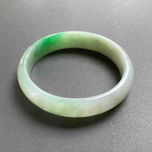 糯冰种阳绿翡翠贵妃镯52 商品图2
