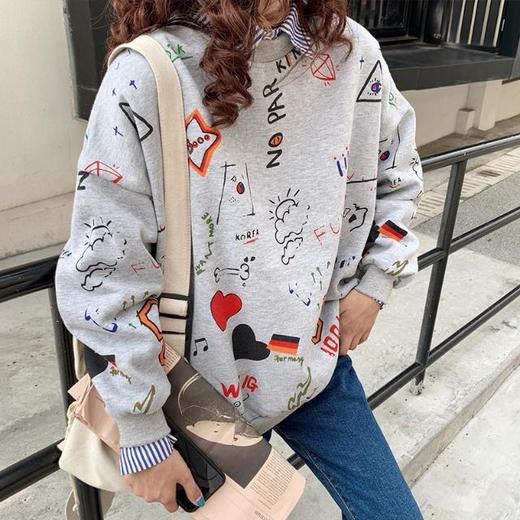 【开春百搭器！减龄显瘦卫衣】多元素印花，设计感爆棚！宽松版型+落肩设计，不挑身材怎么穿都好看，舒适透气运动休闲长袖T恤 商品图2