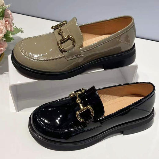 康莉女鞋2022年春款低跟休闲亮皮乐福女单鞋KYQ21112 商品图0