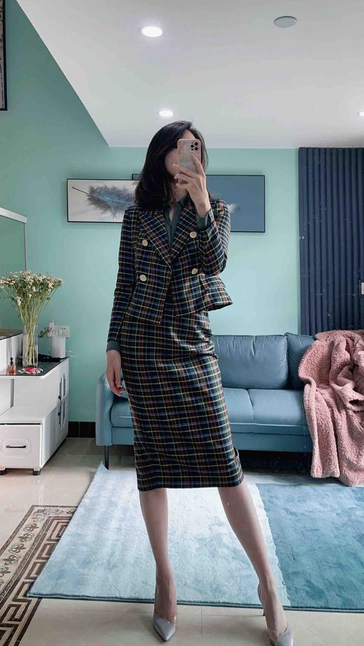 颈袖添香-套裙-J20304610 “伦敦贵族”格纹套裙 复古
电影感 女主角范儿 商品图1