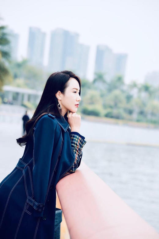 “曼哈顿LADY”风衣 不费力的气场和优雅 机场出差伴侣J8392955  颈袖添香 商品图3