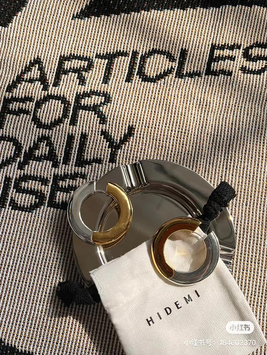 HIDEMI简约设计感宽版圆形金银双色耳环 商品图1