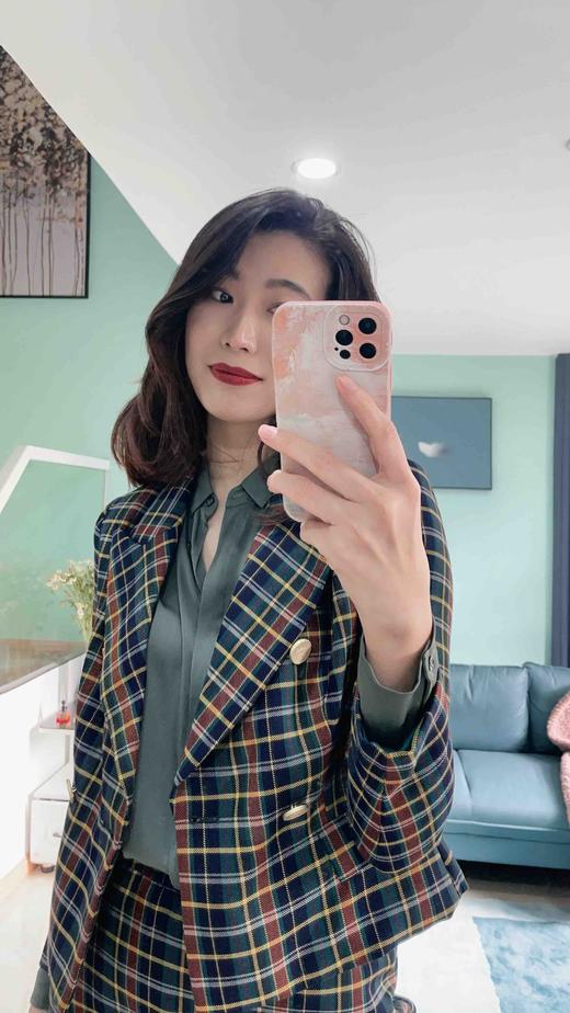 颈袖添香-套裙-J20304610 “伦敦贵族”格纹套裙 复古
电影感 女主角范儿 商品图7