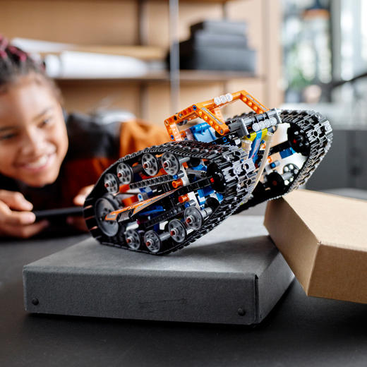 乐高创意高手系列L42140App控制式变形车 商品图3