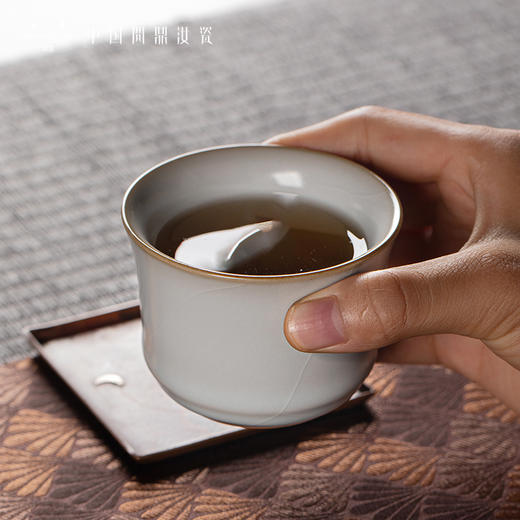 问鼎汝瓷复刻款月白竹律杯（小） 商品图2