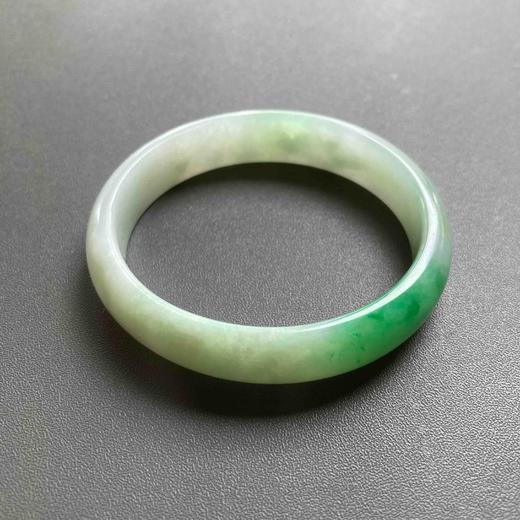 糯冰种阳绿翡翠贵妃镯52 商品图1
