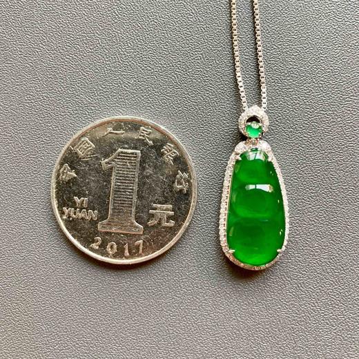 高冰种阳绿翡翠福豆18k白金钻石镶嵌 商品图5