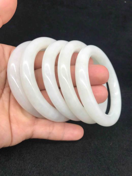 和田白玉手镯 商品图1