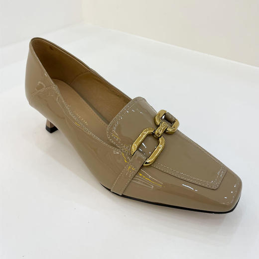 康莉2022春款尖头细跟方头金属装饰浅口单鞋KYQ21009 商品图1