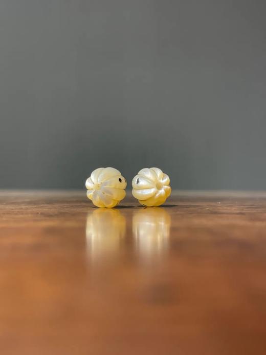 藏传八棱五眼老鱼骨圆珠两粒，顺丰包邮 商品图6