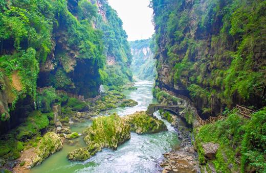 【爸妈旅行团】多彩大贵州11日 | 万峰林+马岭河+百里杜鹃+平塘天眼+遵义2090元/人起【FM】 商品图1