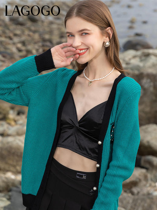 Lagogo拉谷谷2022春季新款撞色V领复古气质通勤翻领开衫针织衫女LAMM832C33 商品图0