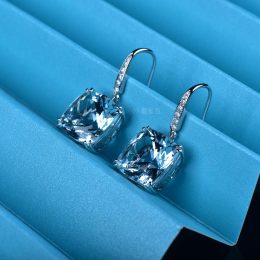 【海天一色】海蓝宝镶钻耳钩-CB12201088 商品图4