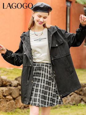 Lagogo拉谷谷2022春季新款连帽字母黑色风衣女中长款 LAFF232A50