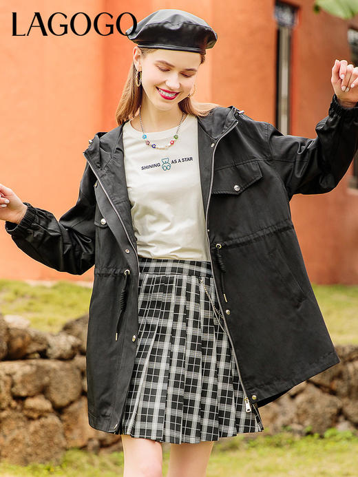 Lagogo拉谷谷2022春季新款连帽字母黑色风衣女中长款 LAFF232A50 商品图0