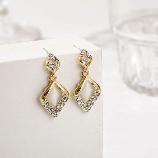 JU-W03新款几何猫眼石耳钉女韩国冷淡风夸张个性耳环气质简约耳饰 商品图3